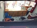 En video de seguridad quedó registrado el momento exacto cuando un presunto delincuente pretendía atracar a una joy…