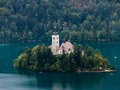 📷 breathtakingdestinations: Lake Bled - Slovenia (by Dany Sternfeld)