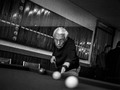 Tome esta foto de lo que mi abuelo más le gusta hacer, se rompió la pierna a sus 91 años y solo quisiera verlo juga…
