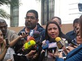 La policía venezolana impide el acceso de diputados opositores a la sede del Parlamento