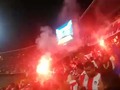 -Al metropolitano es la única parte donde dejan entrar pólvora + Al Campín también. Pero tienes que ser del tiburo…