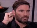 ¡Qué fuerte! Julián Gil se quedó con las ganas de cargar y fotografiarse con su hijo (+Video)…