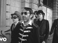 Me ha gustado un vídeo de YouTube ( - El Cuarteto de Nos - Invisible).