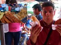 Agregué un video a una lista de reproducción de YouTube Visitando el palacio del FRITO en BARRANQUILLA /