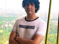 Me enamore de una persona que no sabia lo que quería, a veces pasa ¿no? Es de esas personas que te quiere lejos per…