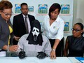 Se ganó la lotería y para no compartirla con nadie llegó así a reclamar el premio - Noticias Caracol…