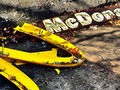 🍁 Dentro del McDonald's flotante abandonado hace 30 años...