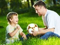 🎱 Los padres de hoy dedican el doble de atención a sus hijos...