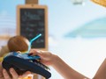 Datáfonos, clave para el turismo en temporada de fin de año