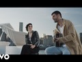 Me ha gustado un vídeo de YouTube ( - Melendi - Destino o Casualidad ft. Ha*Ash).