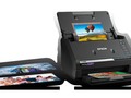 Si tienes montones de fotos impresas, el nuevo escáner Epson FF-680W las digitaliza y sube a la nube por ti…