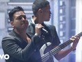 Me gustó un video de YouTube Romeo Santos - Héroe Favorito (Premio Lo Nuestro 2017)