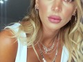 Sol Perez y su forma hot para tomar sol