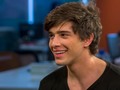 Julián Serrano salió a responder a quienes atacan a su novia