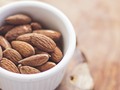 Beneficios y propiedades de las almendras via maquillajebello DeGuapas