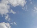 Dios siempre nos da una oportunidad de ser felices y esa es cada día que abrimos los ojos y vemos brillar el sol…