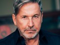 Aquí tienes a un artista que quiero compartir contigo… Ricardo Montaner.   montanertwiter Spotify_LATAM