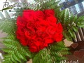 Ramo de 18 rosas y complementos florales . . . . . . . . . . #floresdelalmapanamá #floraldesign #flowers…