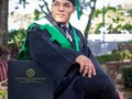 Oficialmente Dr. Barrientos 😂🙌🏻  Tengo que dar las gracias al altísimo por ser quien me ha guiado durante estos años y sin quien no lo habría logrado sin duda alguna.  A mis padres quienes han sido mi soporte, quienes siempre me han instruido en el buen camino, de seguir y nunca desistir. A mi esposa y hermanas quienes siempre estuvieron cerca para darme el apoyo en todo momento. Pero sobre todo, a todas esas personas que de desconocidos se volvieron familia durante este proceso, que nunca me dejaron y siempre me apoyaron.  Este es solo el final que da paso a otro gran comienzo con muchos recuerdos que quedarán impregnados en mi memoria, pero que como todo proceso, algún día debe terminar.   Aristóteles una vez dijo: “Las raíces de la educación son amargas, pero sus frutos son siempre dulces”.