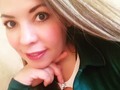 Conmemoramos un día sin brillo. Me siento orgullosa de ser mujer si, pero no de una lucha politizada que no me representa. No necesito un día para que las autoridades recuerden que padecemos y tenemos derechos, no necesitamos promesas vacías y pancartas con promesas rotas antes de nacer. Necesitamos acciones, concretas, seguras... No más mensajitos de WhatsApp felicitándome por ser de un género del que si me siento feliz y orgullosa de tener, pero que aunque así no fuera no elegí.   ¿Por qué mejor no celebramos el día de la igualdad entre mujeres, el día de los no estereotipos? ¿Por qué aunque sea por unas horas no jugamos a abolir la violación de los DDHH? ¿Por qué aunque sea solo por un mes nos olvidamos de las diferencias de género, credo, condición social y trabajamos de la mano por el bienestar común? No, eso es muy complicado, mejor sigamos enviando salutaciones del Día de la mujer y nos olvidamos de responsabilizarnos de cambiar el mundo o, aunque sea el vecindario.   ¿Será verdad que mañana será bonito? #mujer #mujerteníaqueser #diadelamujer