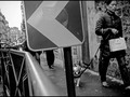 Serie: AMBIGÜEDADES PARISINAS. Paris - Francia 2008 © Aaron Sosa   .  #ambiguedadesparisinas #serieambiguedadesparisinas #paris #francia #aaronsosa #france #fotografovenezolano #ilfordhp5 #lafrance #parisinos #franceses #blackandwhite #instablackandwhite #pentaxk1000 #reportagespotlight #analogphotography #analogue #analoguecommunity #fotografiaautoral