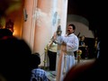 Serie: FAITH WEEK | SEMANA DE FE Semana Santa en Caracas Caracas, Venezuela 2009 © Aaron Sosa   .  #seriesemanadefe #semanadefe #semanasantaencaracas #caracas #venezuela #aaronsosa #religion #fotografovenezolano #faithofweek #venezolanos #tradicionvenezolana #semanasanta #religiosidad #color #reportaje #reportagespotlight #igervenezuela #iglesiadechacao #fe #faith #fotografiaautoral