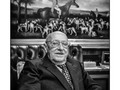 De la serie: Retratos de Sobrevivientes del Nazismo y de la Shoá. Caracas - Venezuela 2010  Nathan Schachter  Nació el 9 de noviembre de 1920 en Czernowitz, Rumania. En 1941, ya casado con Rosika Davidsohn, pasó junto a un gran grupo familiar a una habitación del gueto. El 3 de noviembre de 1941 fueron deportados a Mogilev, donde estuvieron hasta 1943 en condiciones muy precarias: allí murieron sus padres. Consiguieron escapar diciendo que eran de Dorohoi pero los capturaron de nuevo enviándolos al gueto de Viznitz. En diciembre de 1944 huyeron a Bucarest, donde aguardaron, sin zozobras, el fin de la guerra. En 1950 viajó a Israel, luego a Curazao para trabajar como Jazán y maestro y en 1960 llegó a Venezuela, dedicándose al ramo de la confección.   “Mi esposa y yo sacamos cuentas y, desde que nos casamos en 1940, hemos cambiado de domicilio veintidós veces, entre guetos, huidas, cambios de calle, de pueblo, de casas, de países. Veo que una piedra se queda en un mismo sitio, que cuando crecen florecitas, crecen yerbas alrededor, es difícil arrancar gente de un lado a otro, pero nosotros nos fuimos veintidós veces de distintos lugares para salvarnos”.  +info   #retratos #portrait #nazismo #sobrevivientes #sobrevivientesdelnazismoylashoa #retratosdesobrevivientesdelnazismoydelashoa #judio #venezuela #caracas #blackandwhiteportrait #shoa #holocaust #holocaustmemorial #holocaustremembranceday #holocaustmemorialday #holocaustsurvivor #holocaustmuseum #unionisraelitadecaracas #survivor #memorialdelashoah #jewish #shoahfoundation #shoahmemorialday