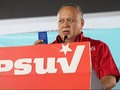 El primer vicepresidente del Partido Socialista Unido de Venezuela (PSUV), Diosdado Cabello, criticó la gestión realizada por la Comisión de Contraloría de la Asamblea Nacional (AN) y cuestionó que se realice una investigación en contra de varios diputados involucrados en un supuesto caso de corrupción develado en el portal Armando.info. . Denunció que la oposición venezolana “carece de autoridad moral y de ética para juzgar la corrupción”. . “Eso no debe sorprender a nadie, que entre ellos se acusan de corruptos de cobrar comisiones, de cobrar peajes, de robarse hasta la ayuda humanitaria, eso no sorprende”, expresó. . Lea más:  . #Actualidad #Politica #Cabello #Estimaciones #AN #Corrupcion #Cucutazo