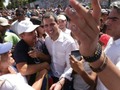 El diputado y presidente a la Asamblea Nacional (AN), Juan Guaidó, acudió a la peregrinación 164° de la Virgen de la Divina Pastora, en Barquisimeto, en la que pidió a los venezolanos no perder la fe y continuar trabajando por la construcción del país. . Minutos después de haberse iniciado la caminata desde la Iglesia de Santa Rosa hacia la catedral de la capital larense, el parlamentario se unió al recorrido en compañía de varios diputados del Parlamento. . “Hoy acompaño a la feligresía de la Patrona del estado Lara, así como lo he hecho en otras oportunidades. A la Pastorcita le pido con mucha fe, pero también con mucha humildad que guíe nuestro, el camino de los venezolanos hacia la libertad”. . Lea más:  . #Actualidad #Politica #Guaido #14Enero #DivinaPastora #Procesion #Barquisimeto