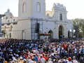 En medio de una gran fiesta la ciudad de Barquisimeto recibe a la Divina Pastora en su visita 164, sus devotos han desbordado la ciudad para demostrar su fe y cumplir con sus promesas. . Como cada año desde la madrugada la virgen estuvo acompañada por la feligresía en la vigilia y luego en las misas previo a su salida del templo y el inicio de su recorrido hasta la Catedral de 7.2 kilómetros. . Lea más:  . #Actualidad #Sociedad #Regionales #Tradiciones #14Enero #DivinaPastora #Procesion #Barquisimeto