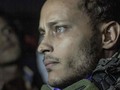 El 15 de enero de 2018 quedó registrada, según diversas organizaciones, como una fecha en la que Nicolás Maduro dejó claro su nivel de violación de los derechos humanos con el asesinato de Óscar Pérez, un ex funcionario de la policía científica que se rebeló en contra del régimen socialista. . Ese día, alrededor de 500 integrantes de los cuerpos de seguridad del Estado tomaron los alrededores de una quinta ubicada en la urbanización El Araguaney, en el kilómetro 16 de El Junquito. El régimen había activado la Operación Gedeón, que tenía como objetivo liquidar a un grupo que calificó como terrorista. . Uno de los aspectos que marcó la ejecución fue que el ex policía difundió a través de las redes sociales los intentos fallidos de negociación y los intensos ataques por parte de los agentes del régimen. También participaron en la operación colectivos chavistas. . Lea más:  . #Actualidad #ReporteEspecial #OscarPerez #EjecuciónExtrajudicial