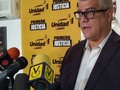 La Comisión de Finanzas de la Asamblea Nacional (AN), informó este jueves 13 de febrero que la inflación del mes de enero se ubicó en 65,4%. . El presidente de la Comisión de Finanzas, Alfonso Marquina, manifestó que el análisis económico se realizó en base a los alimentos, el transporte y los medicamentos. . “Los rubros con mayor inflación son, alimentos y bebidas 91, 8 %, salud 117, 3 % y el transporte 115, 5 %”, dijo el diputado y añadió que la interanual se ubicó en 4.140%. . Marquina expresó que la cifra es la más alta luego de la inflación registrada el pasado mes de enero de 2019. . Lea más:  . #Actualidad #Economia #AN #Inflacion #Enero2020