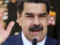 Estados Unidos acusó el jueves al presidente venezolano, Nicolás Maduro, y a otros altos funcionarios de su gobierno de “narcoterrorismo”, la más reciente medida en la campaña de presión de la administración de Donald Trump contra el líder socialista. . El Departamento de Estado de Estados Unidos ofreció una recompensa de hasta 15 millones de dólares por información que lleve al arresto o procesamiento de algunos ciudadanos venezolanos, incluyendo el presidente Nicolás Maduro, a quien Washington quiere lejos del poder. . Lea más:  . #Actualidad #Sanciones #EEUU #Recompensa #Maduro #Narcoterrorismo