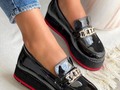 Ofrecemos el servicio de pedido para garantizar que nuestros clientes puedan obtener sus zapatos colombianos preferidos fácil y rápidamente. Solo tienes que elegir el modelo, talla y color que deseas y nosotros nos encargaremos de traerlos directamente desde Colombia hasta tu hogar. #zapatos#zapatoscolombianos#sandalias#alpargatas#pandora