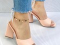 Ofrecemos el servicio de pedido para garantizar que nuestros clientes puedan obtener sus zapatos colombianos preferidos fácil y rápidamente. Solo tienes que elegir el modelo, talla y color que deseas y nosotros nos encargaremos de traerlos directamente desde Colombia hasta tu hogar. #zapatos#zapatoscolombianos#sandalias#alpargatas
