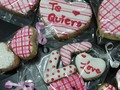 Estás galleticas le alegrarán el día a esa persona especial . Ricas, lindas y divertidas son ideales para merendar o acompañar un café . Un regalito que todos disfrutarán . #galletas #cookies #sanvalentin #regalos #chocolate #tortas #postres