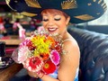 Un año más cargado de amor, lealtad por los que he permitido que se queden, sonrisas, esperanza y mucho sueños por seguir cumpliendo. Agradezco a Dios que me tiene acá y que por un propósito estoy de pie aún, estoy muy feliz y en paz porque las cosas a esta edad van marchando con el mismo propósito de Dios y me inundo más de amor y les entrego todo el mío a ustedes en esta vuelta al sol más. Gracias por tanto amor, gracias Dios por un año más. A empezar la celebración.
