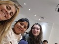 Con Vicky @depisoprano_mv y Nataly @chambifloresnataly capacitándonos sobre Renovación Celular y Peeling en @laboratoriolaca de la mano de la profesora @patriciabalonso