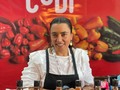 Hoy seguimos trabajando felices en @vassarferia 😃🌶. ¡Ven a conocer nuestro stand y vota por nosotros para hacer una alianza única y llena de sabor con @clubcolombia ! 🌶+ 🍺 = 😝  Encuéntranos en el Pabellón 3 Stand 227 😃  #adictoacodi#picante#cerevza#clubcolombia#feriavassar