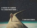La soledad nada tiene que ver con ausencia o presencia de personas. Es una condición necesaria para alcanzar la libertad absoluta, una vez lograda, nadie podrá quitarte la tranquilidad de la soledad sin ofrecerte a cambio una buena compañía.  #AlbertEinstein decía: Los libres pensadores siempre parecerán locos para aquellos que no pueden ver más allá de lo convencional. Nunca te disculpes por evolucionar e ir más allá de la zona de confort de lo demás.  Las personas siempre atacarán a aquello que desconocen o sea diferente a ellos.  La ventaja de estar locos es que no tenemos una personalidad definida, por lo que podemos ser quienes queremos ser.  Los locos siempre serán quienes les abran el camino a los sabios.  Sigue, aunque te llamen loco, bastante me han llamado así y digo sí, lo sé y no me detendré.  A veces tu camino va a ser solitario y eso está bien. #AlBarela