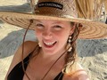 Hoy me vine a la playa con mi agenda para hacer mi mapa del año! Un plan para enfocarse y que no se escape nada!   Un mapa de sueños es una herramienta creativa y visual en donde plasmamos nuestros deseos, metas y proyectos.   El objetivo es identificar aquello que deseamos en cada una de las áreas de nuestra vida para enfocarnos en alcanzarlo y cumplir nuestros anhelos.   Lo hago con mi personal, con dibraun y EncuentroGlam!   También me traje mi @roncarupano y al sr sommelier @adriandelgadotv para que se encargue de las bebidas!   Te animas a hacer un mapa? 😍😍😍   PD los consigues en YouTube :)  Desliza para ver mas ▶️▶️▶️