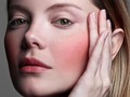 Me preguntan mucho cómo cuidar la piel de mi rostro!  ☀️ Protector solar tres veces al día!   🫖 Té verde en las mañanas con colágeno  💧Tomar mucha agua  🍨 Evitar el azúcar   🔅 Aplicar cremas de vitamina C en las mañanas (antioxidantes)  💤 Aplicar Retinol de Noche  ✅ Hacer masajes con #guasha  ☢️ Colocar mascarillas hidratantes cada tres dias (puedes hacerlas con miel)  Me gusta mucho utilizar Primer antes de maquillarme y rociar agua de rosas durante el día!   💤💤💤 Dormir es súper importante!!!  ♥️ Una visita con @dr.marcosfernandez para unas enzimas y consentimiento 😃😃😃   ⚡️Un Laser una vez al año en @aldanalaserve es imprescindible   Gracias @franceschiraf por esta maravillosa foto ❤️
