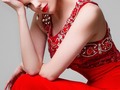 El color rojo es uno de los más intensos en la paleta cromática y provoca emociones como la valentía, el amor, la pasión, la fuerza, el crecimiento y la iniciativa. Se utiliza para llamar la atención, destacar y avisar sobre alguna situación!  Foto @alejandroleech  Vestido @giovanniscutarodesigner  Joyas @gwittels  Makeup @romerravelo