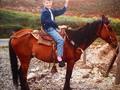 Feliz Día del niño!   Yo me acuerdo de esta foto en Merida en el 96’ y mi chaqueta de Jean ❤️   Desde ese día hasta hace un año no me había montado nunca en un caballo. Después de la foto me puse por detrás y el caballo me golpeó… le agarré un pánico horrible a los caballos.   En campamento La llanada volví a enamorarme de ellos y pude hacer mis escenas en la última serie “Caminos de Libertad”   Desliza para ver mas!!!   Ese viaje duro como 12 horas en carro. Fue maravilloso.