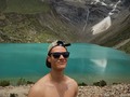 “Hablando de cambiar el mundo y no muevo ni un dedo”  @peru