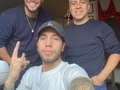 Ecuador en la casa 🇪🇨🇨🇴 hicimos tremenda canción hoy con @danielbeta y @jlborkis_music 💪🏼que sean muchas más y bienvenidos siempre 🙏🏼 @masterwavesrecords @sonymusicpubcolombia #songwriters #songwriting #artist #music #producer
