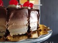 Como olvidar su sabor, bizcocho suave y esponjoso, pero semi húmedo. Creo que algunos de uds la probaron, chocolate intenso, tres tipos de chocolate como cubierta, semi amargo, de leche y blanco...  #chocolate #cabb