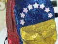 En la mañana hizo una encuesta a ver qué les parecía este nuevo producto alessd'Roman y un 80%. Dijo que SI!! Así que hermosos bolsos DISPONIBLES POR ENCARGOS!!✨✨✨