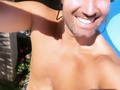 El confinamiento me ha dejado cosas buenas: me ha hecho volver a mis hábitos saludables y me ha regalado un bronceado que no había tenido desde hace tiempo! . . Qué te ha dejado a ti esta cuarentena? . . #pi #mundopi #actor #fitness #tan #miami #cuarentena #quarentine #actorslife #bronceado #ejercicio #saludable