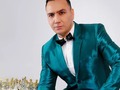 NUESTROS TALENTOS🇻🇪🔥   SOÑADOR,LUCHADOR   & PERSEVERANTE  Alluis Gabriel Noguera Zambrano, nació en Maracaibo, estado Zulia, oriundo del Sur del Lago Casigua el Cubo. Desde muy joven, se destacó en el ámbito cultural y social, creando la fundación Cultural Somos Estrellas, seguido de academia de baile, modelaje y talento AGNZ ALL STARS.   Su dedicación a la labor social estuvo enmarcada en la creación de la Fundación PAN CON AMOR, encargado de suministrar alimentos a los más vulnerables. Asimismo, fue participante de grupos apostolados católicos, de la parroquia Santísima Trinidad en casigua, el cubo.  Curso las carrera de ingeniería industrial, diseño gráfico publicitario, turismo, marketing digital y manejo de redes sociales, publicista, productor. También, se desempeño como: Director de Educación, Cultura y Turismo en la alcaldía del municipio Semprún.  Destacándose como presidente de la organización Miss y mini Sur del lago, productor de el concurso By osmel Sousa Zulia, y productor del reinado de la feria de la chinita. Con una larga trayectoria en la organización de eventos públicos carnavales, festivales, encuentros, ferias y festividades.   Ha sido galardonado por su trayectoria en el sur del lago y su trabajo comunitario en impulsar el talento de la zona, y su ayuda a la población más vulnerable.   Se caracteriza por una frase que lo representa y la ha tomado como bandera “considero que soy un simple instrumento, para llevar alegrías a mi pueblo en medio de tantos desánimos y falta de fe en los sueños."  Ha crecido como un gran productor regional, y es el encargado de seleccionar representantes de la zona sur del lago, para los concursos de belleza más importantes del país, con una gran cantidad de niñas y jóvenes que han representado y obtenido coronas a nivel regional, nacional e internacional.   @alluisgnz17 El éxito significa tener el coraje, la determinación y la voluntad para convertirte en la persona que realmente deseas ser.   ¡Muchas Bendiciones!   Team Candela: @lcda.paulachristina  ¡El Portal de Noticias Mas Candela de Venezuela!🇻🇪🔥